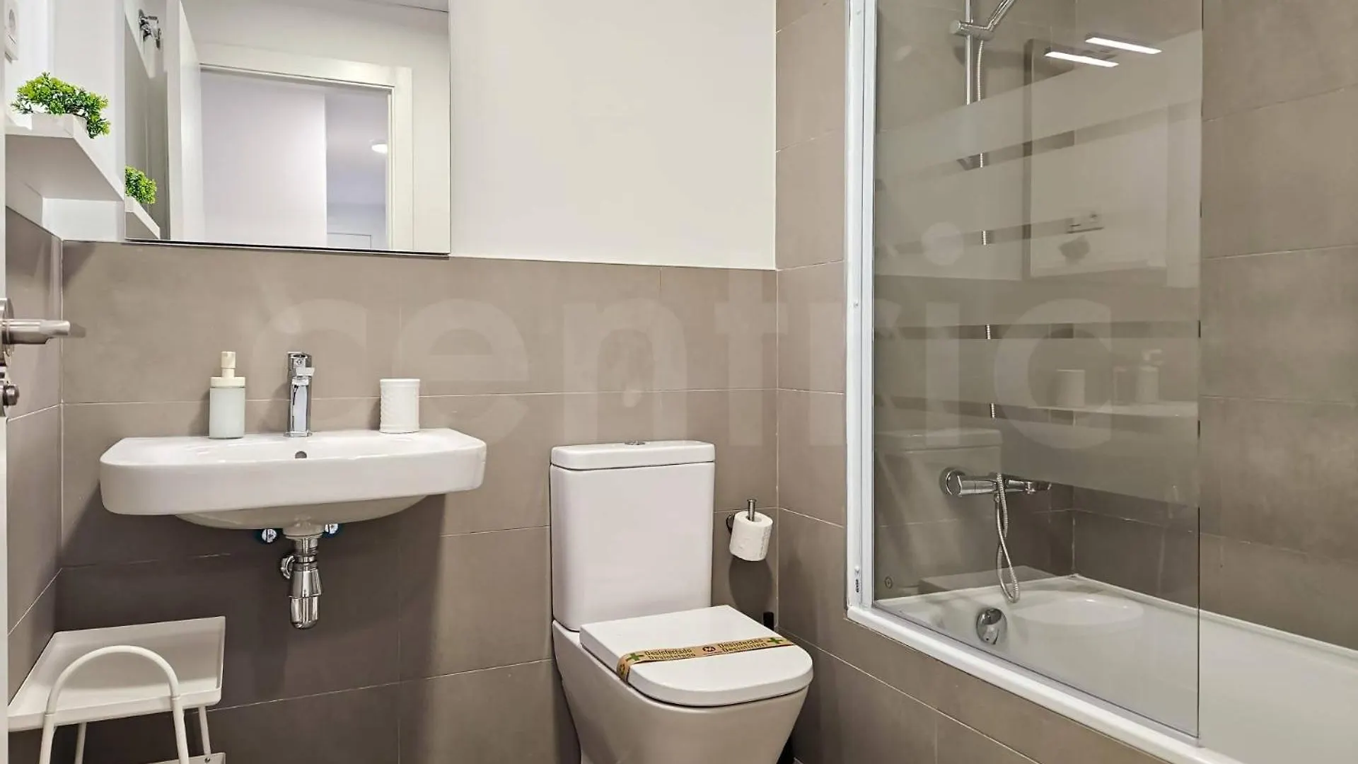 Apartamento A Estrenar Junto Al Mar Torremolinos 0*,